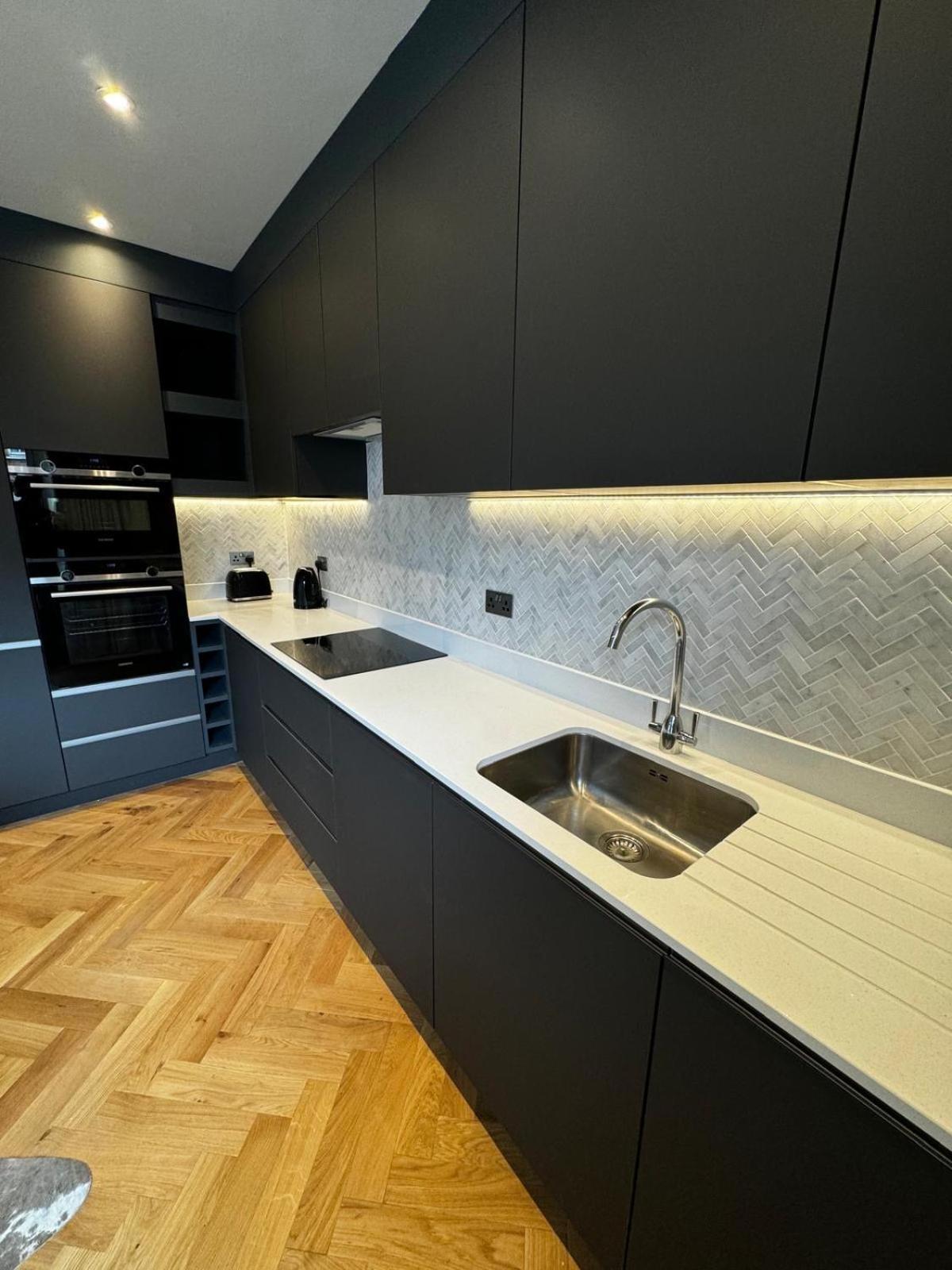 Macbeths Corner High End Luxury Apartment In Centre With Parking Stratford-upon-Avon Exterior foto